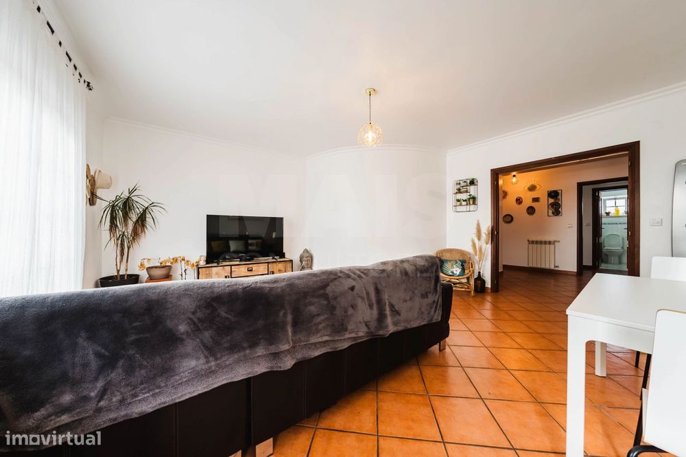 Apartamento T3 com Aquecimento Central, Garagem, Varandas e Arrecad... — Ferrel, Leiria