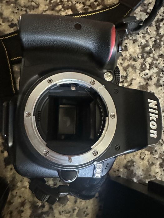 Nikon D3400 + 2 Lentes + Bolsa e Tripé + Carregador + Bateria
