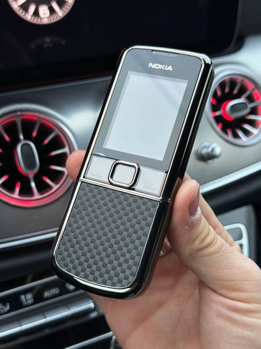 Nokia 8800 Arte Carbon — преміальний кнопковий телефон