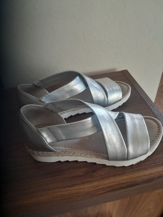 Босоножки gabor с закрытой пяткой