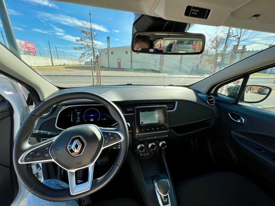 Renault ZOE R110 52Kwh de 2021 em excelente estado!