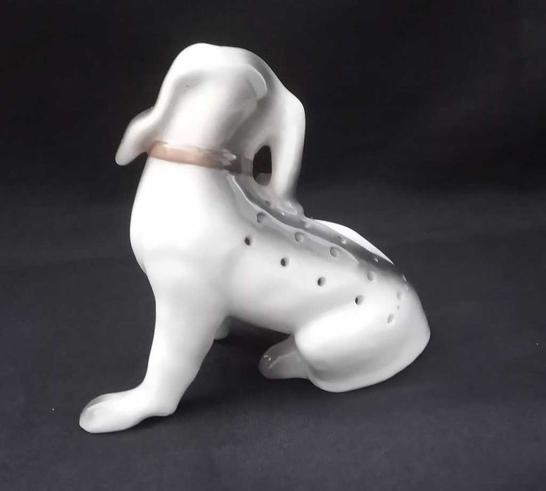 Antigo porta-palitos em porcelana Vista Alegre em forma de cão