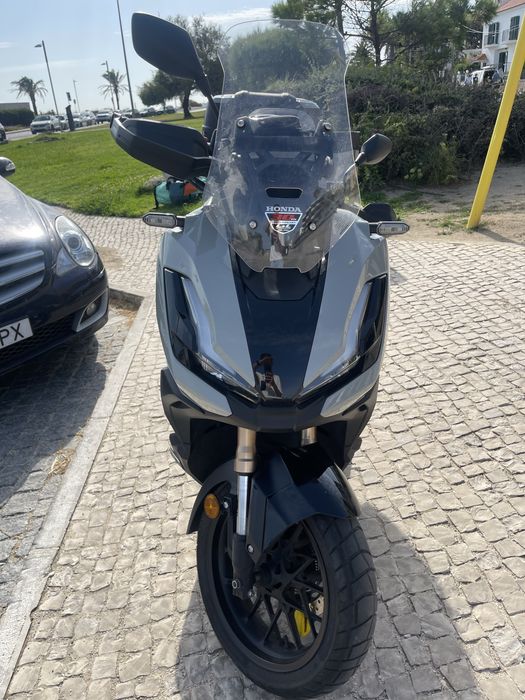 Honda ADV350 - Estimada em execelente estado