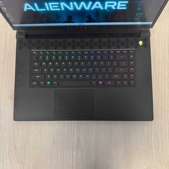Dell Alienware m17 R5 480Hz Ryzen 9 6900HX 16GB 1TB RTX 3070 Ti: 43 000 ...