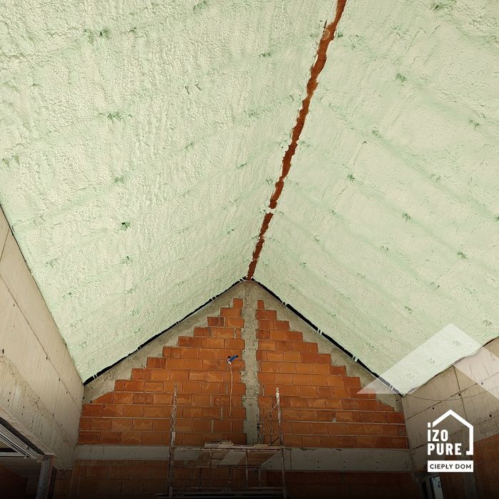 Ocieplenia pianką PUR, pianą PUR, termoizolacje natryskowe poddasza