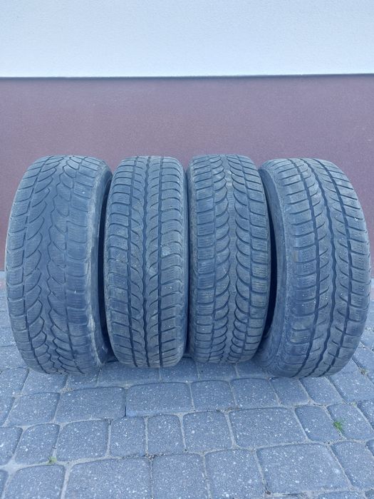 Koła opony zimowe na felgach stalowych 195.65.15 Bridg