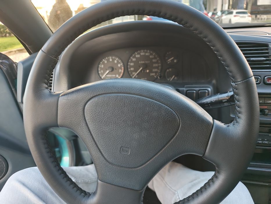 Mazda 322 F japonês
