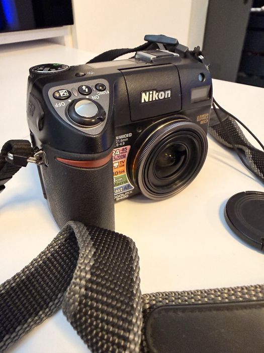 Nikon Coolpix 8400