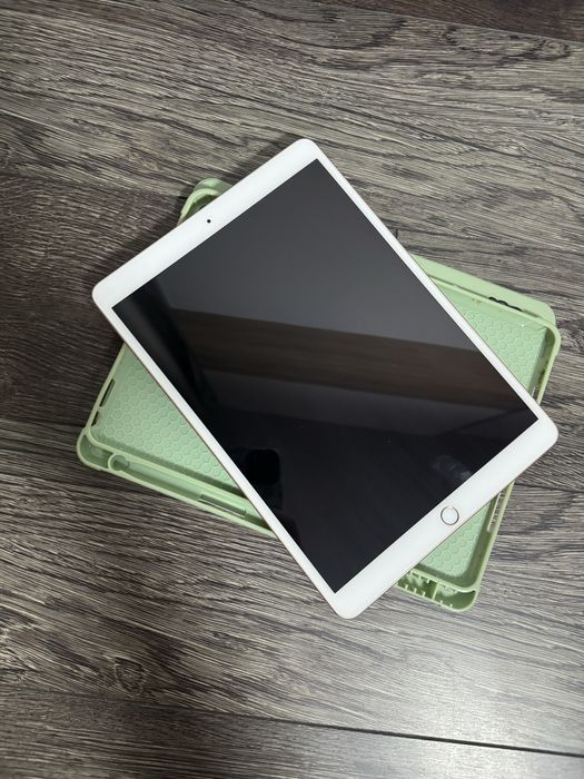 Оригінал Ipad air 3 64 рожевий з чохлом: 4 600 грн. - Apple Киев