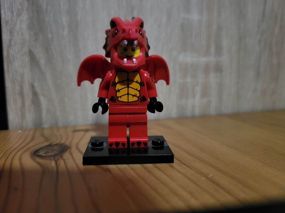 Lego Minifigures Series 18 Red Dragon Suit Guy 1szt czerwony smok