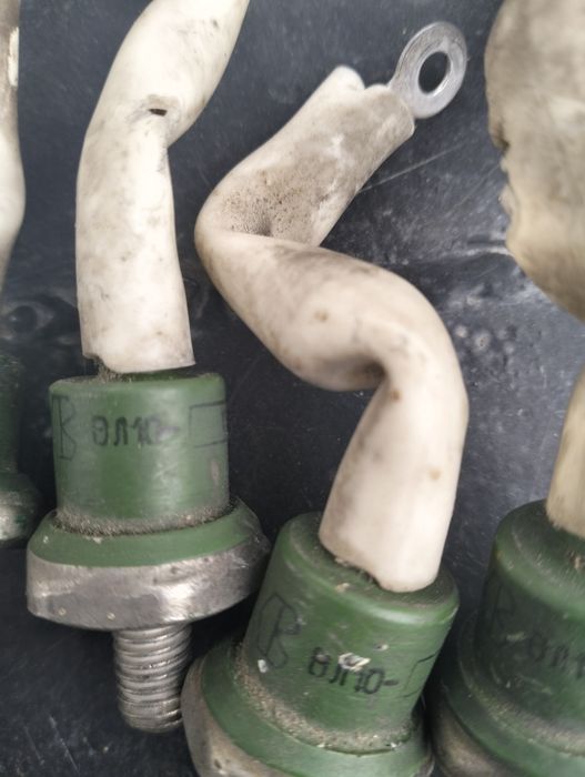 Продам роз'єм... та діоди