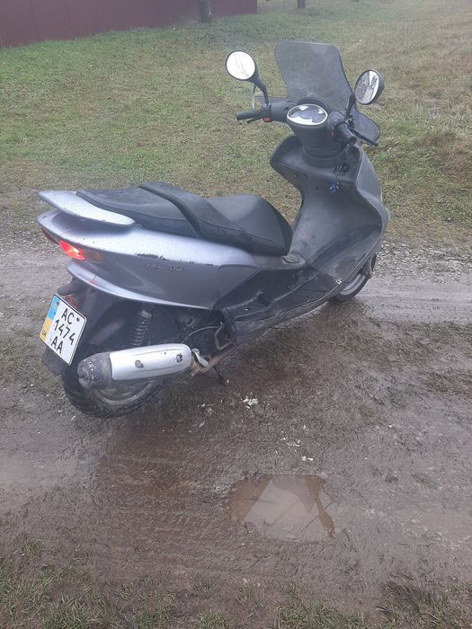 Ямаха маджестик 125.на хорошому ходу.