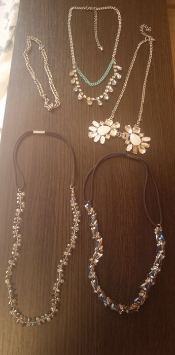 Біжутерія різна на продажу