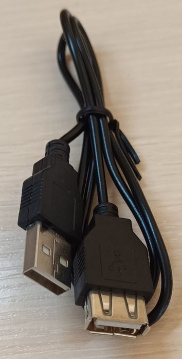 Кабель витая пара и кабель usb удлинитель.