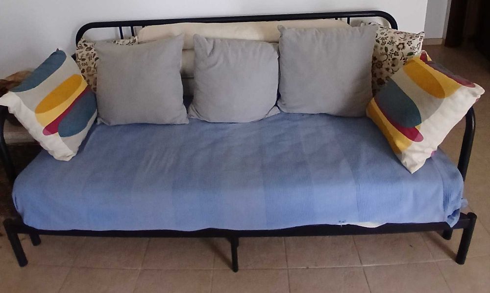 Sofa cama Ikea com colchão