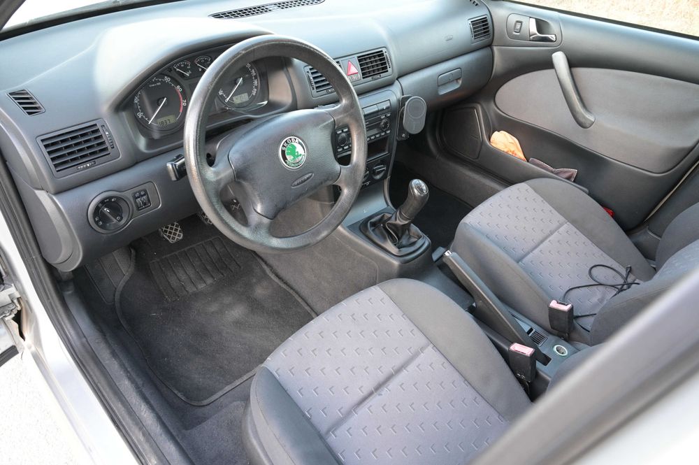 Skoda Octavia 1.4 gasolina — photo 4