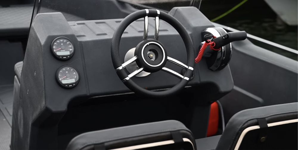 Моторний човен SeaStorm 17