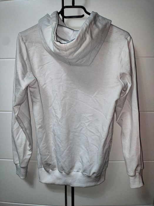 Biała bluza z czarnym logo S/M