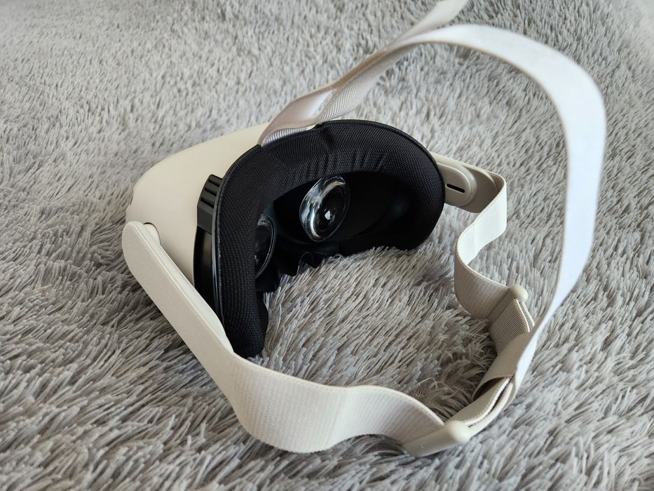 Meta Oculus Quest 2 128Gb без контроллерів