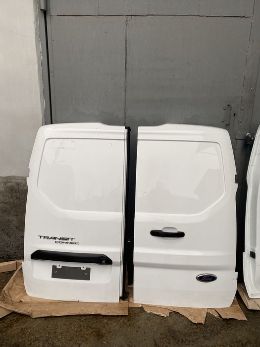 Коышка багажника, задние двери Ford Connekt 2014-2019