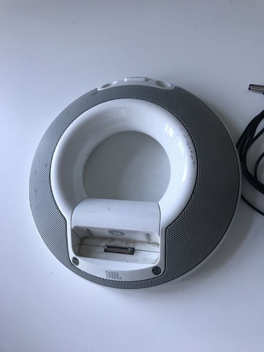 JBL On Stage iPod in perfect condition with charger64751007215105120