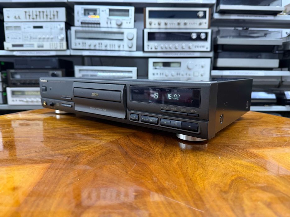 Odtwarzacz płyt CD Technics SL-PG490 Audio Room