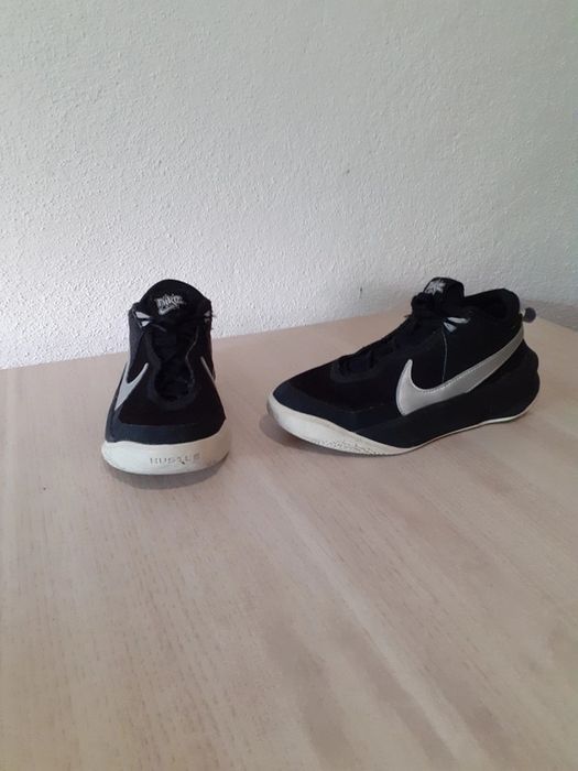 Nike Tennis Shoes Size 35.5