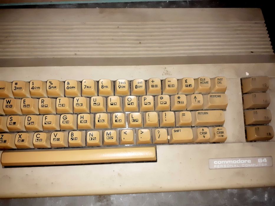 Commodore 64, kompletne z grami