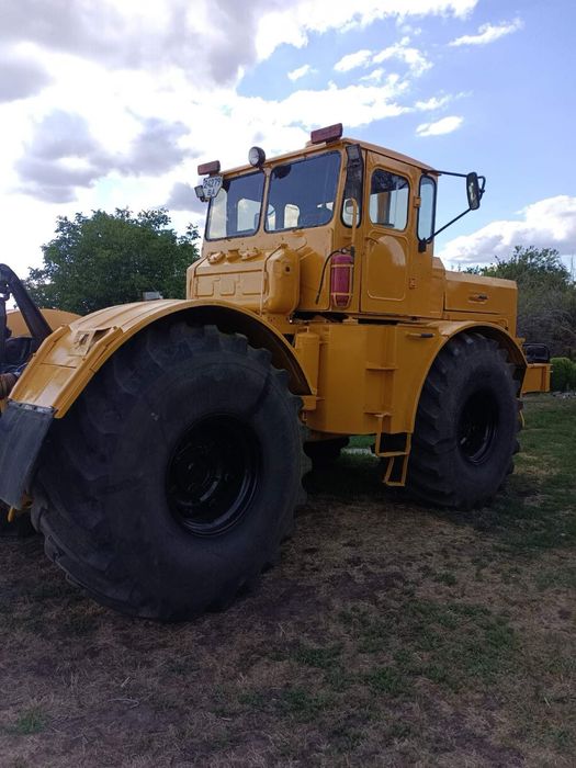 Продам трактор К 700 Кіровець