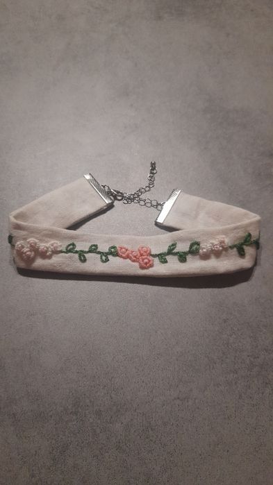Haftowany choker
