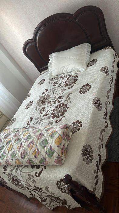 Aluga - se quarto , almada