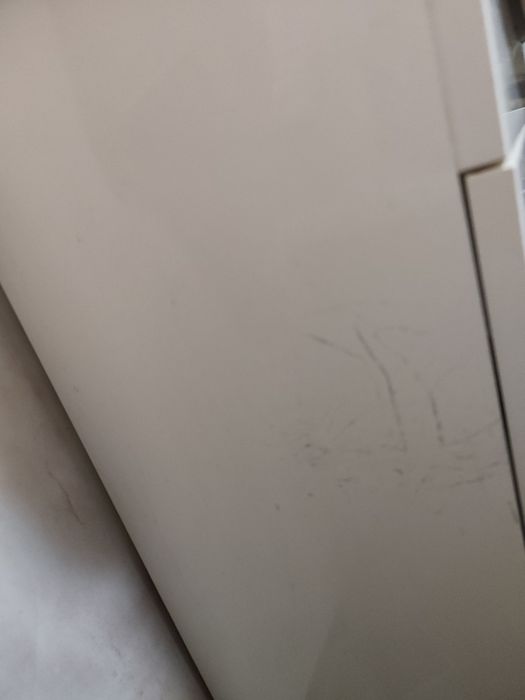 Szafka łazienkowa z umywalką i baterią