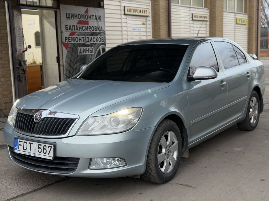 Продам машину в хорошем состоянии. Мотор, ходовая без вопросов. Кузов оцинкованный. Чистый ухоженный салон. Хорошая комплектация. Свежая тонировка вкруг. Полностью новая зимняя резина. Масла, фильтра только поменял. Машина в вложениях не нуждается. Машиной будете довольны. Машина находится в городе Новомосковск (Самар) Днепропетровская область. Возможен пригон в ваш город. Возможен обмен на ваши предложения. Дополнительные вопросы по телефону.