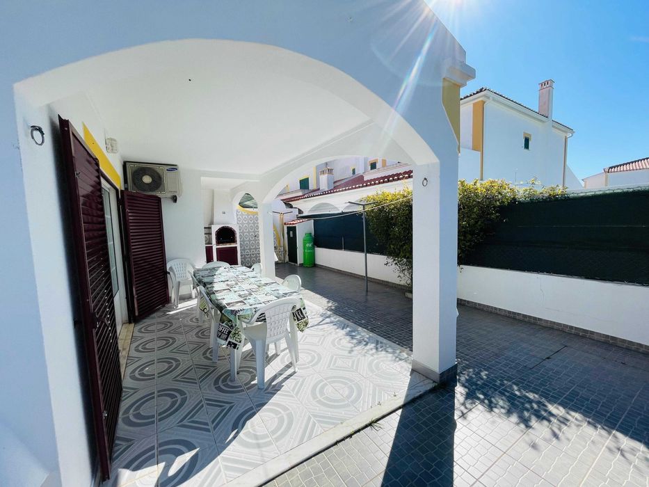 Moradia V4 com piscina privada 450m praia - Férias