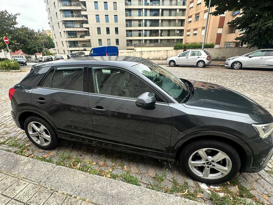 AUDI Q2 30 TFSI em muito bom estado