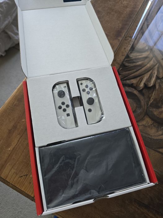 Nintendo Switch OLED64585123944066123