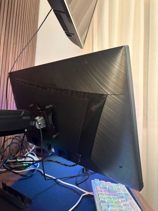 Monitor MSI 180Hz de 27 polegadas (usado 3 meses)