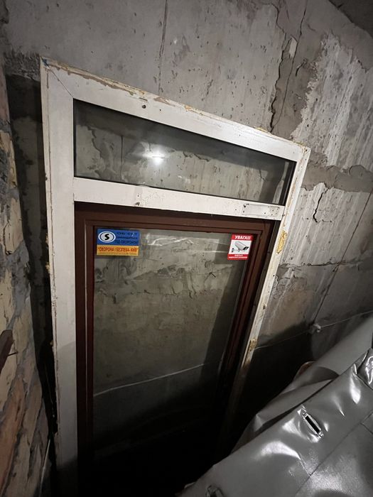 Двері алюмінієві з коробкою 2,4х1