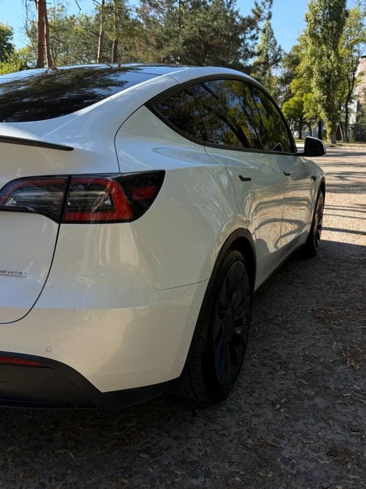 Продам автомобіль Tesla Model Y PERFORMANCE!!!