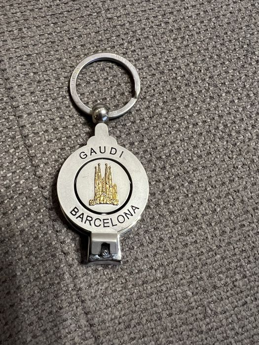 Брелок для  ключей Барселона с щипчиками