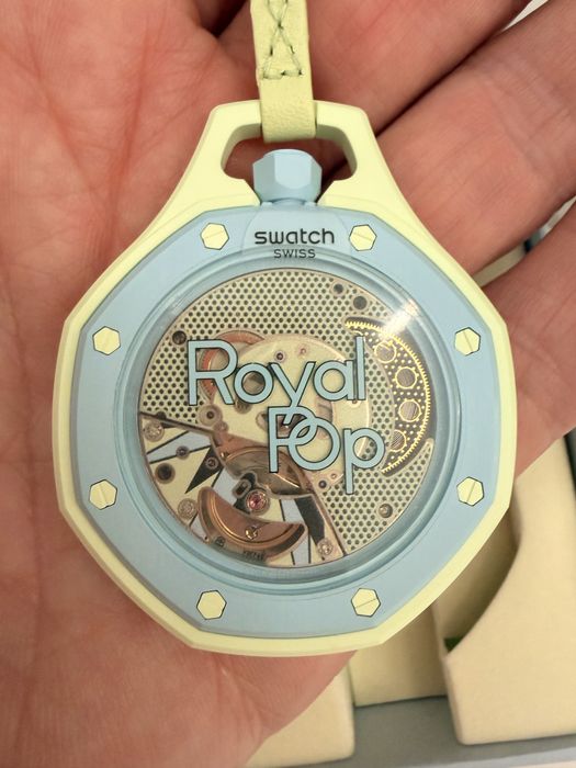 Культовий годинник Swatch AP