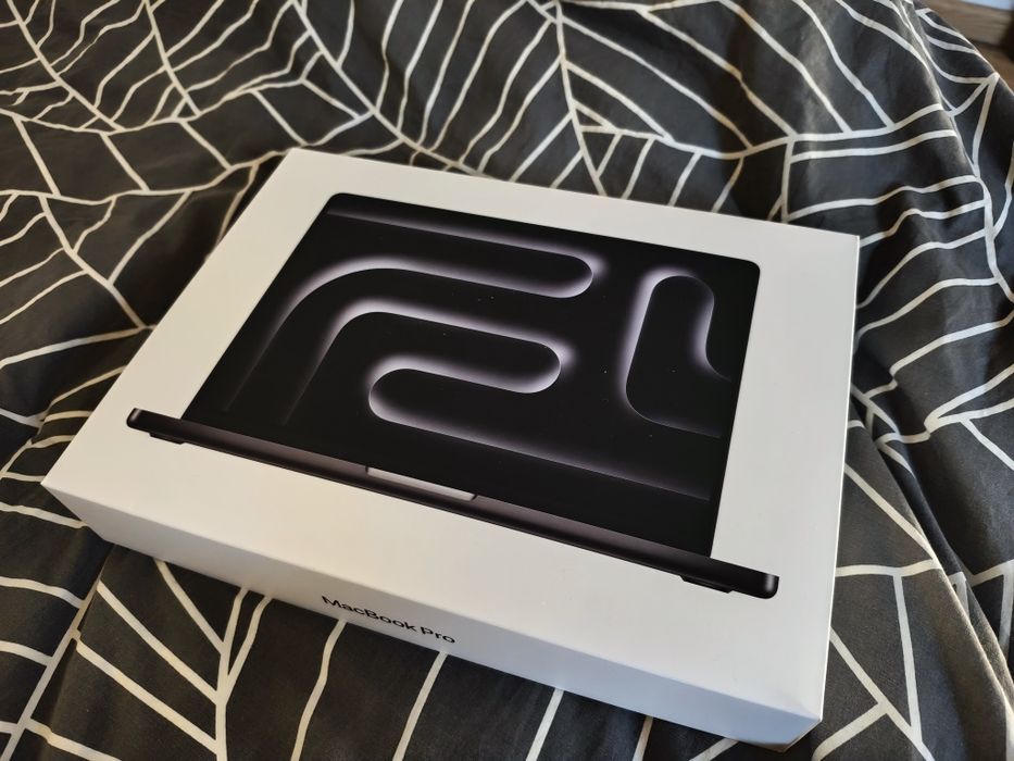 Oryginalne pudełko / karton MacBook Pro 14" M5 / M3 / M2 (Stan BDB) instrukcja folie