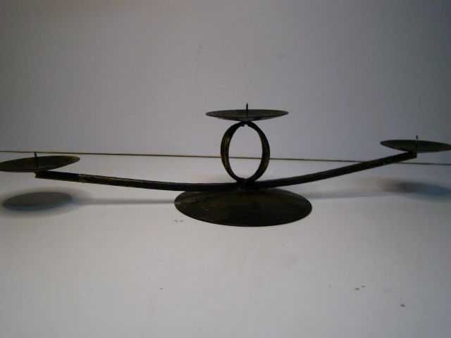 stylowy świecznik na 3 świece metaloplastyka