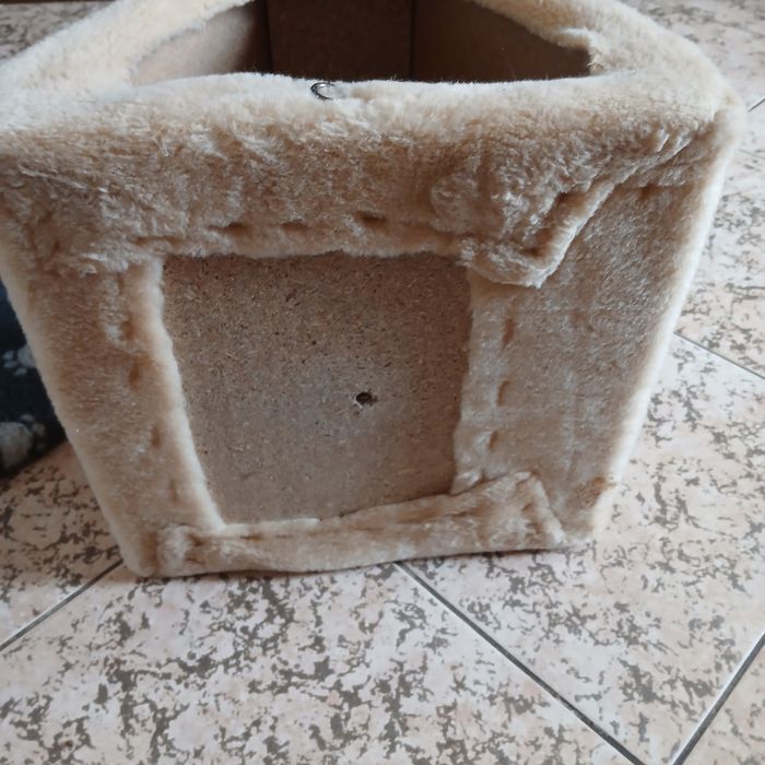 Кошкин дом и когтеточка. Котячий будиночок та драпка