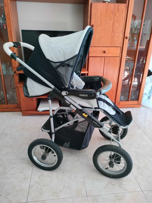 Carrinho de bébé - ovo e acessórios