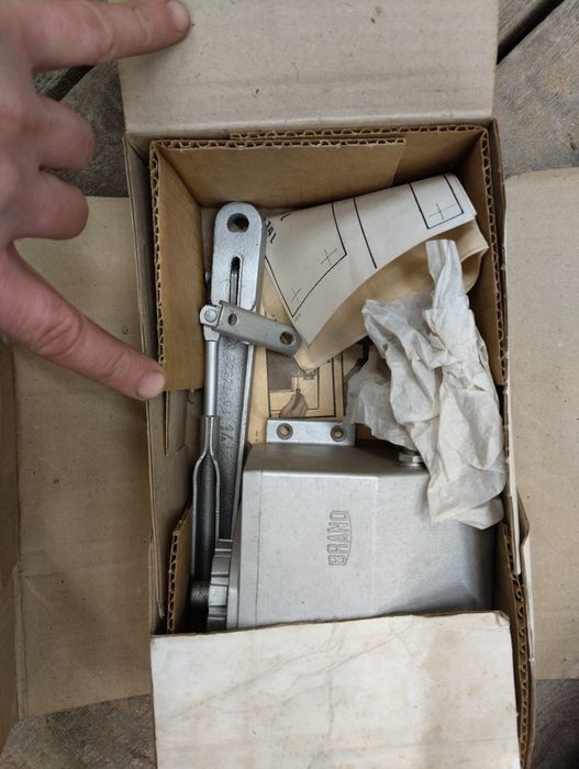 Samozamykacz/domykacz BRANO K202 Czechosłowacja PRL