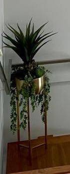 Vaso em estanho dourado