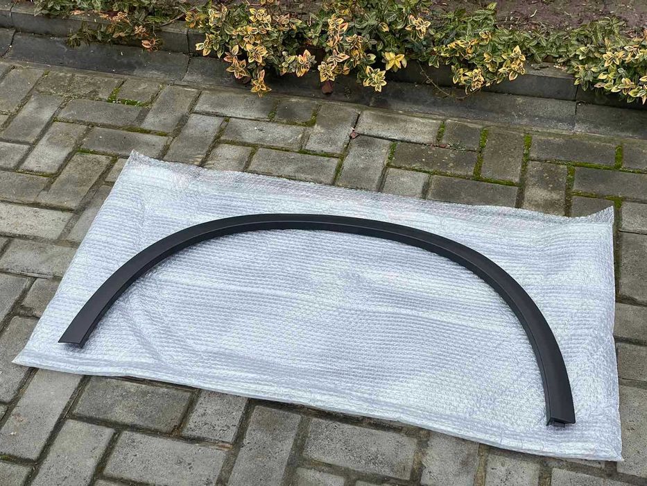 Молдинг крила (накладка арки) крыла Mercedes X253 GLC передня ліва