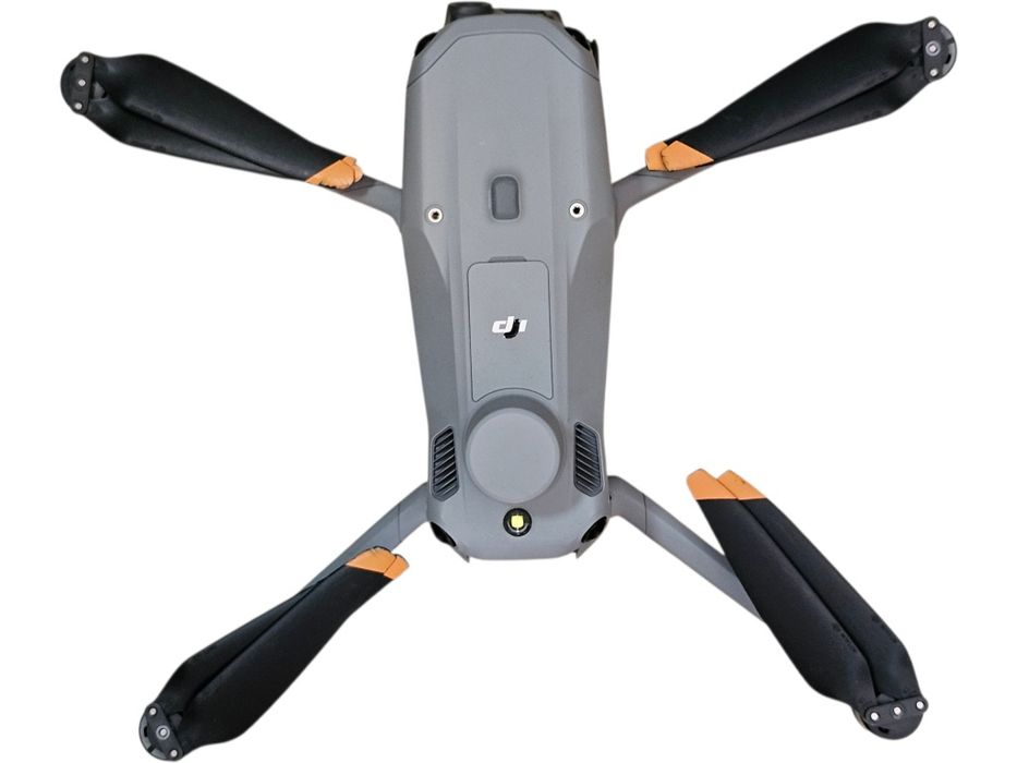 идеальный dji matrice 4t (тушка с небольшим налетом)