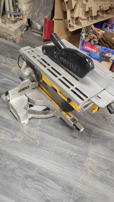 Piła Ukosowa / Stołowa DeWalt D27111 (2w1) – Tarcza 305mm